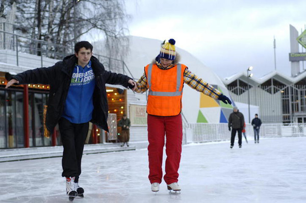 Где можно покататься на коньках в столице абсолютно бесплатно?
